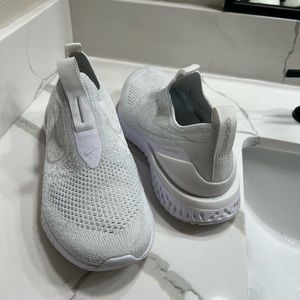 Nike Epic Phantom React Flyknit